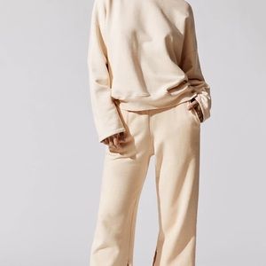 NEW!!❤️Ona Fairfax sweatshirt and matching sweatpants!! Sold as set!!